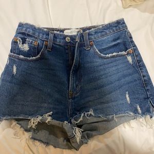 Abercrombie high rise mom short